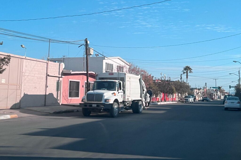 Continua bloqueo en relleno sanitario por ex trabajadores, genera retrasos en recolección de la basura