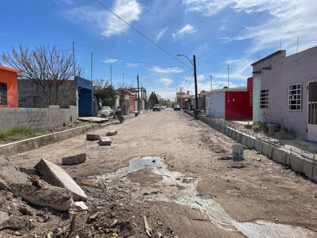 Municipio concluye construcción de guarniciones en la calle Genovevo de la O