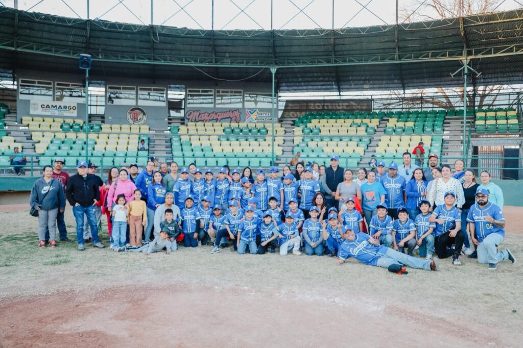 Madres de familia del selectivo de béisbol agradecen apoyo del alcalde Jorge Aldana