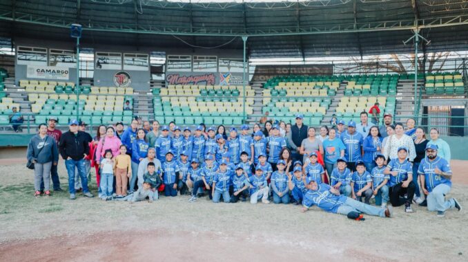 Madres de familia del selectivo de béisbol agradecen apoyo del alcalde Jorge Aldana