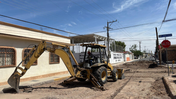 Trabaja municipio crucero de concreto hidráulico en calles Doblado y Comonfort