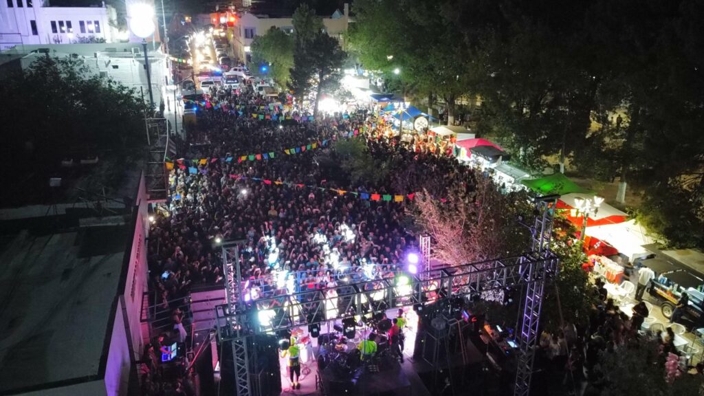 ABARROTADA LA PRESENTACIÓN DE CHICOS DE BARRIO EN EL CAMARGO FEST 2025
