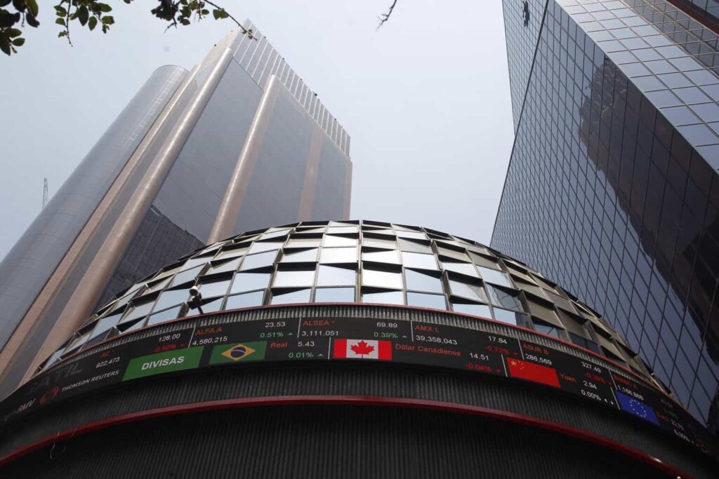 La bolsa mexicana pierde un 0.27% y liga cinco sesiones a la baja