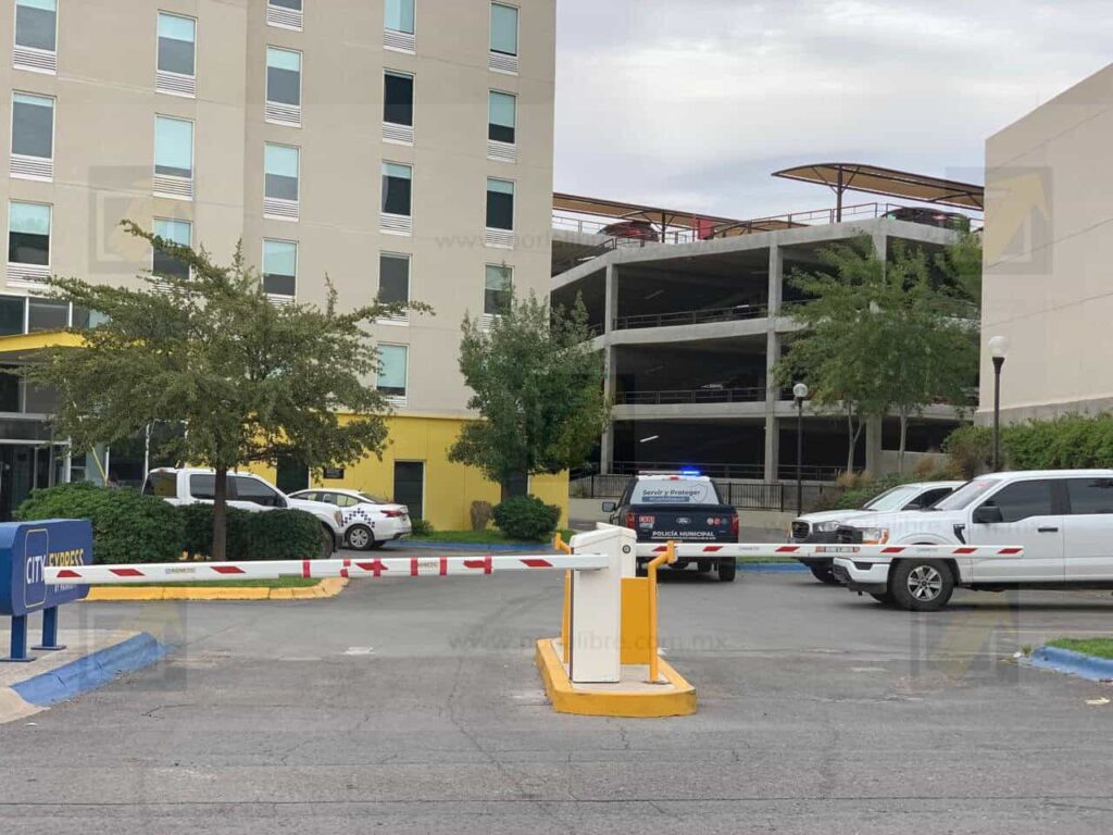 Hallan sin vida a hombre en habitación de hotel en el sector Distrito 1