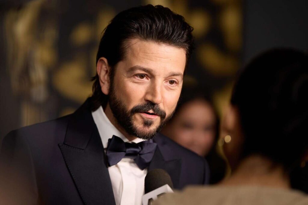 Sheinbaum reconoce al actor Diego Luna por discurso a favor de migrantes mexicanos en programa de EE.UU.