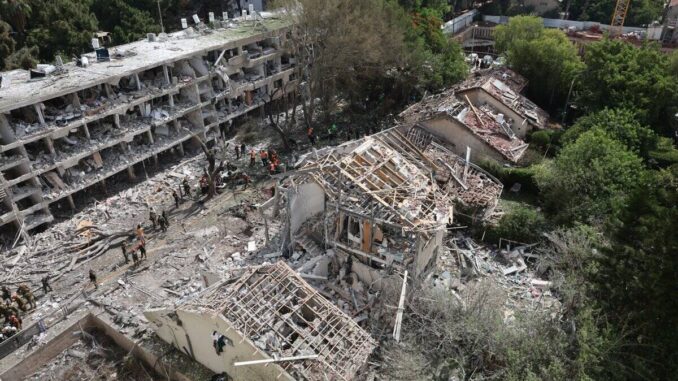 Evacua SRE a 183 mexicanos de zona de conflicto en Medio Oriente; embajadas continúan apoyo a connacionales