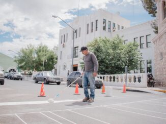 Municipio continua pintando cruces peatonales para mejorar la imagen del centro de la ciudad