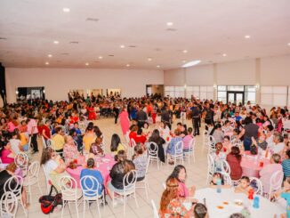 Cientos de mamás disfrutan de evento organizado por Gobierno Municipal de Camargo