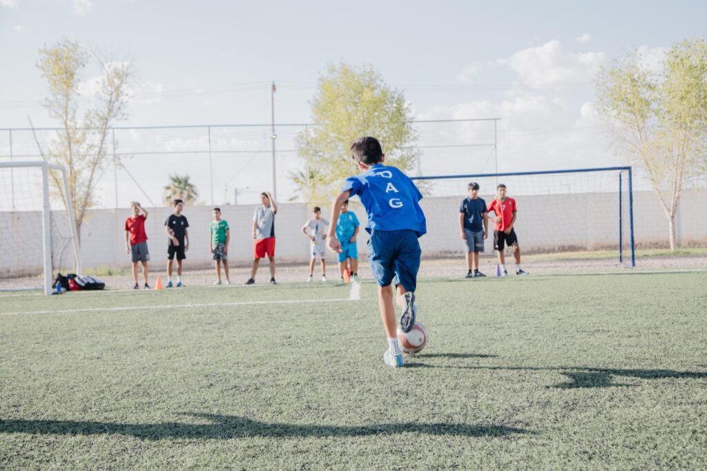 Todo un éxito clases gratuitas de fútbol del programa “Juntos por el Deporte” implementado por el municipio
