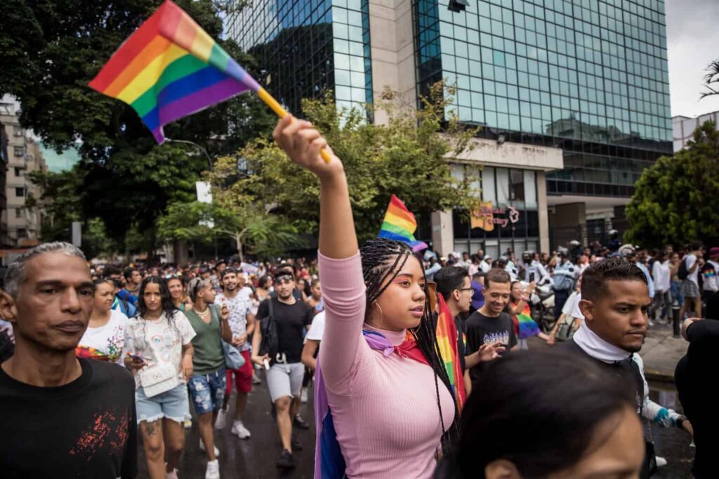 CDMX dedica la Marcha del Orgullo LGBTIQ 2025 a mujeres trans y migrantes en EE.UU.