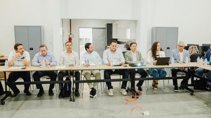 Asiste Jorge Aldana a encuentro estratégico para impulsar desarrollo industrial de Camargo y la región