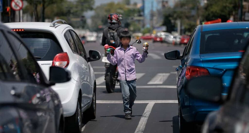 138 millones de niños laboran para ayudar a sus familias
