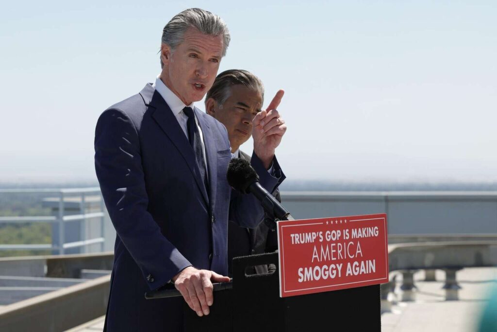 California pide a juez bloquear rápidamente despliegue de tropas de Trump en Los Ángeles